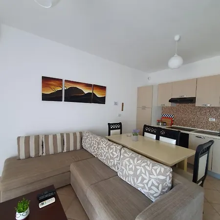 Deli Apartment *