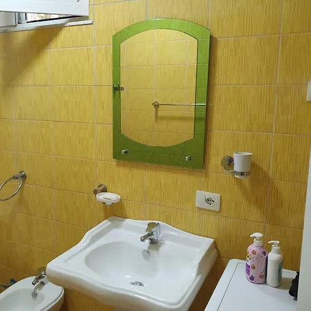 Deli Apartment *