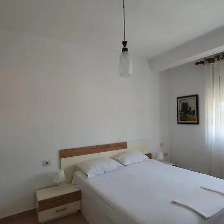 Deli Sarande