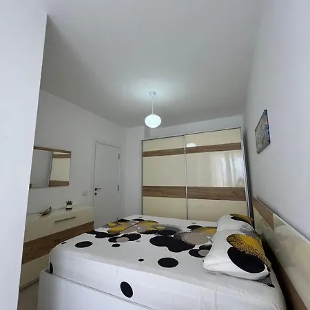 Deli Apartment